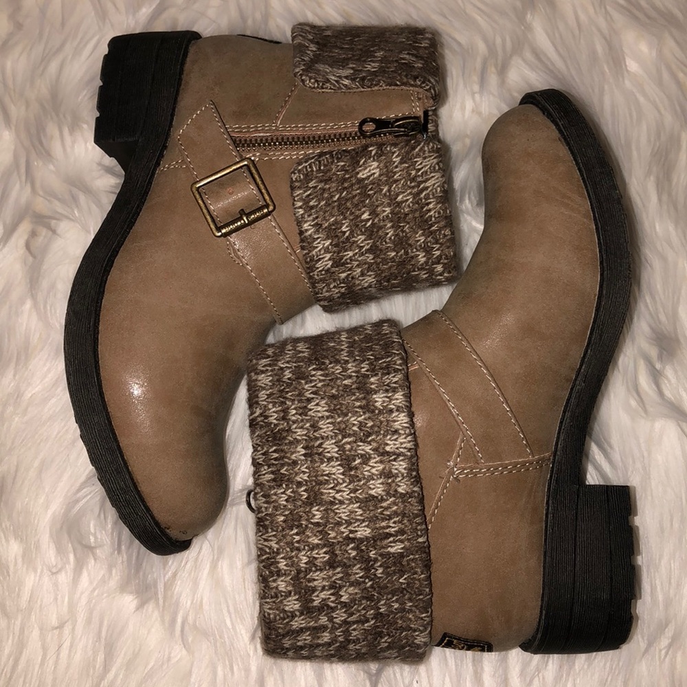 Rocket Dog size 6M boots